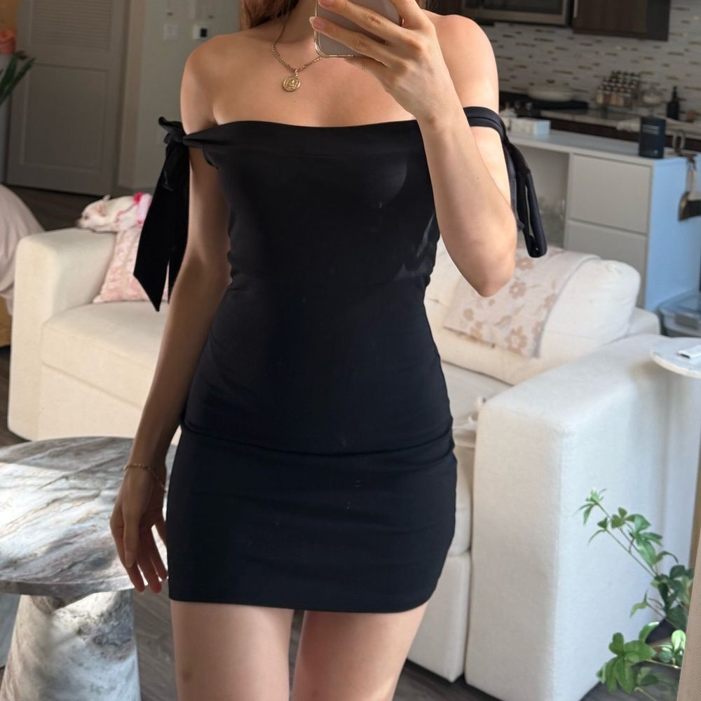 Susana Monaco Black Off-Shoulder Mini Dress XS